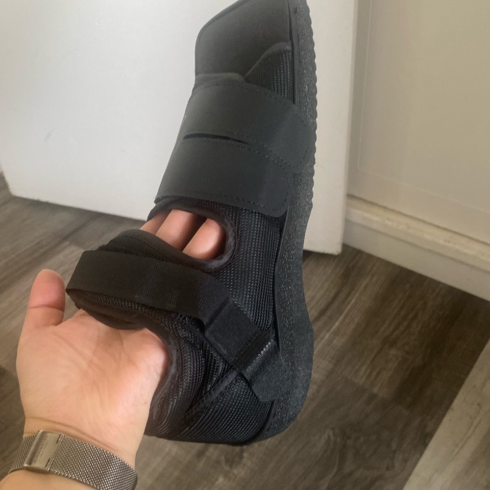 Medical left shoe size 6-9 in women’s